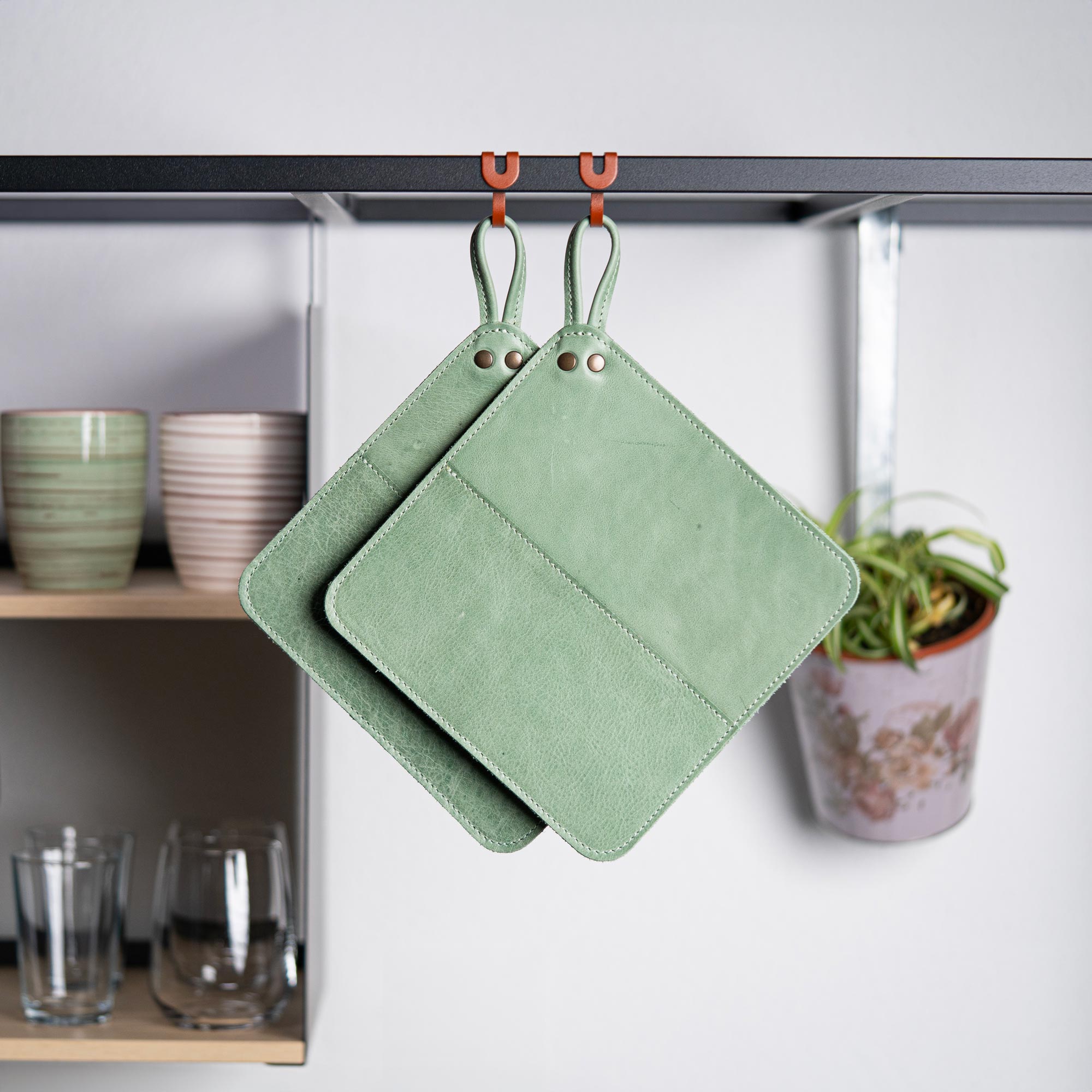 2x maniques de cuisine en cuir